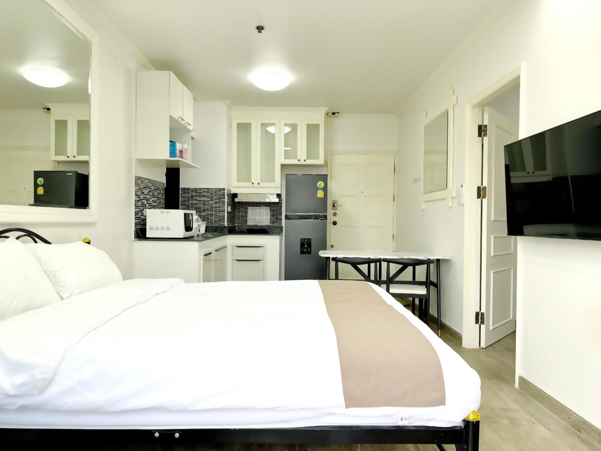 Center Bangkok Suite Next To Platinum Mall Μπανγκόκ Εξωτερικό φωτογραφία